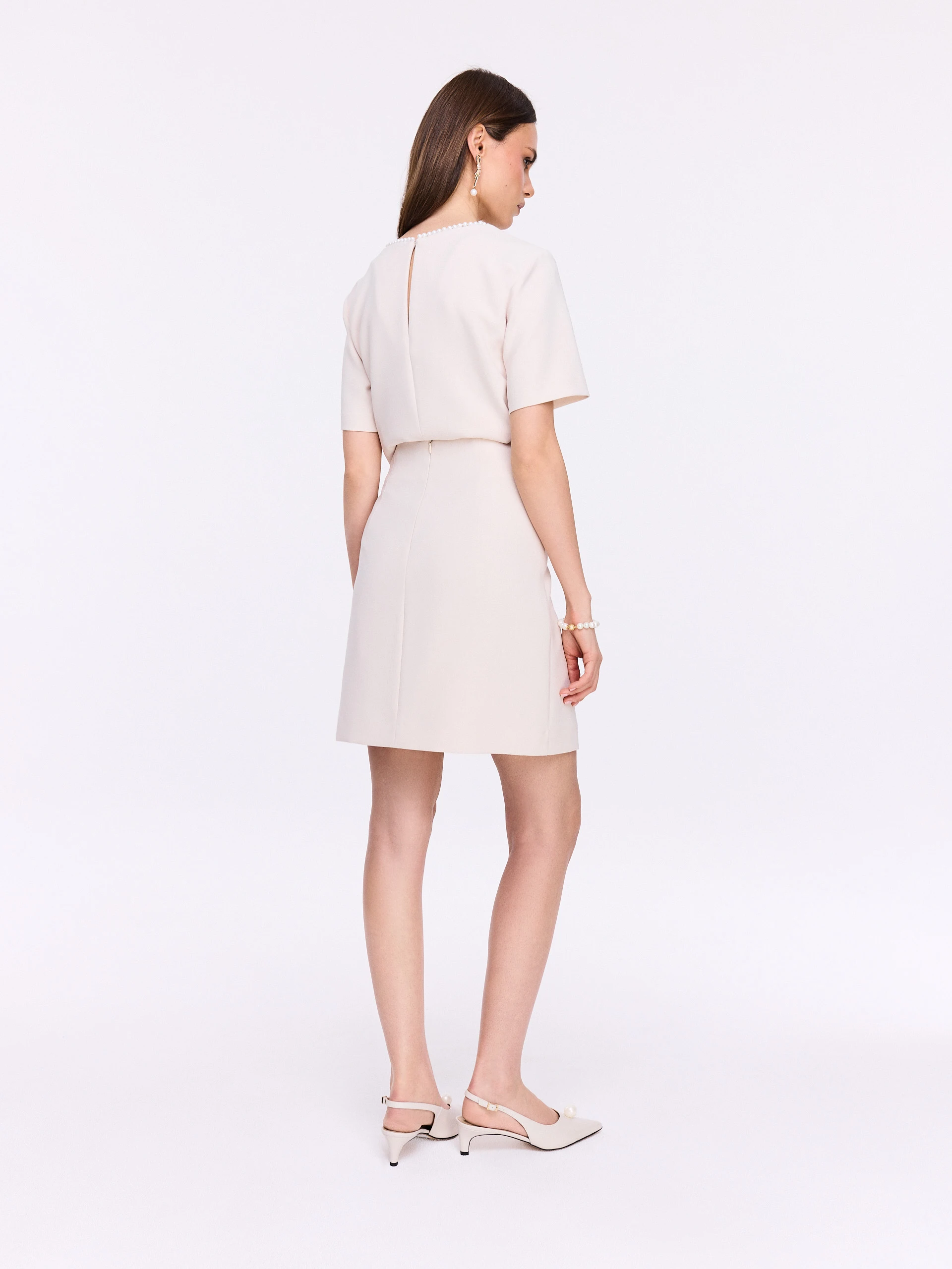 Short skirt in beige