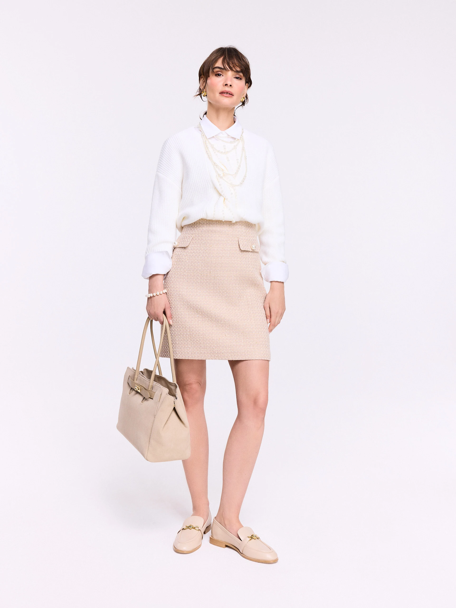Short beige tweed skirt