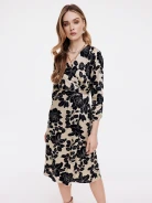 Dress with envelope neckline in flowers