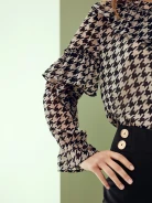 CLASSIC HIGH-WAISTED PANTS