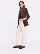 Cream-colored jeans with decorative embroidery