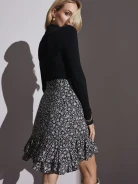 SHORT SKIRT WITH FLOWERS