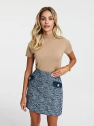 Beige half-golf with short sleeves