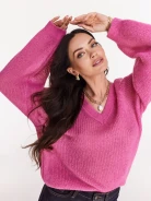 Różowy sweter oversize z dekoltem w serek