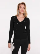 Sweater with heart neckline in black color