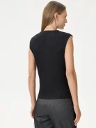 Fitted black sleeveless blouse