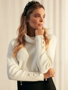 SWETER Z OBNIŻONĄ LINIĄ RAMION