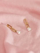 EARRINGS WITH PEARLS
