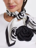 Silk gavroche in roses