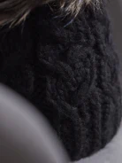 BLACK BEANIE WITH PLAID WEAVE