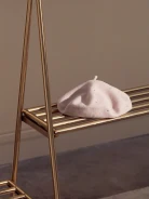 WEŁNIANY BERET Z KRYSZTAŁKAMI