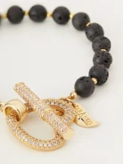 Bracelet with closure in a heart shape