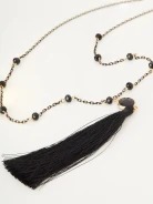 Necklace with a decorative clutch