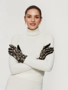 Knitted gloves