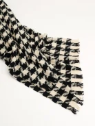 Black and white peplite scarf
