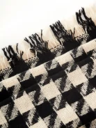 Black and white peplite scarf