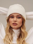 White cap with wool, viscose and cashmere