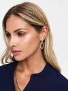 Feminine earrings with a geometric form