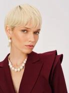 Elegant pearl necklace