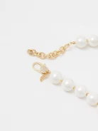 Elegant pearl necklace