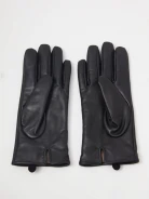 Leather gloves in classic black