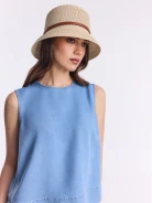 Słomkowy kapelusz bucket hat z ozdobnym paskiem