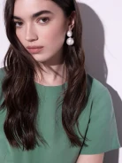 Pearl earrings with gold-plated elements