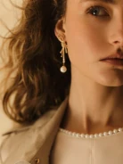 Gold-plated earrings with pearls