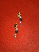Long earrings with lapis lazuli and a cultured pearl