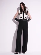Elegant pants made of elastic fabric