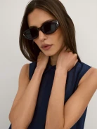 Brown oval-shaped sunglasses