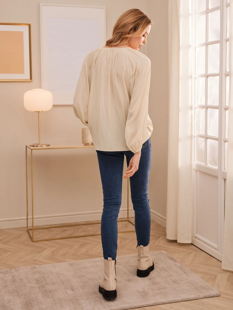 BLOUSE WITH WIDE SLEEVES