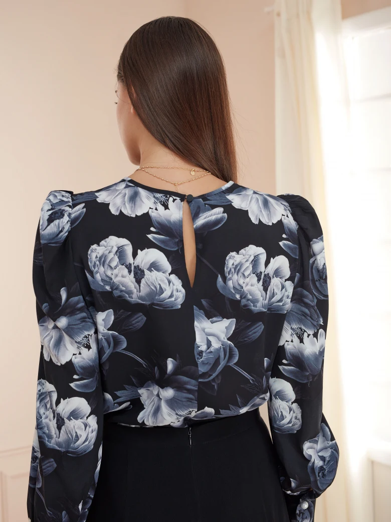 ELEGANT BLOUSE WITH FLOWERS