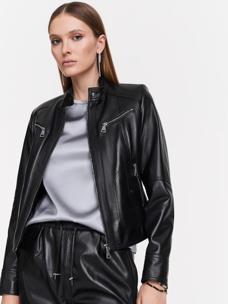 Short leather jacket