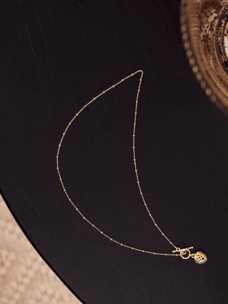 GOLD-PLATED NECKLACE WITH A HEART