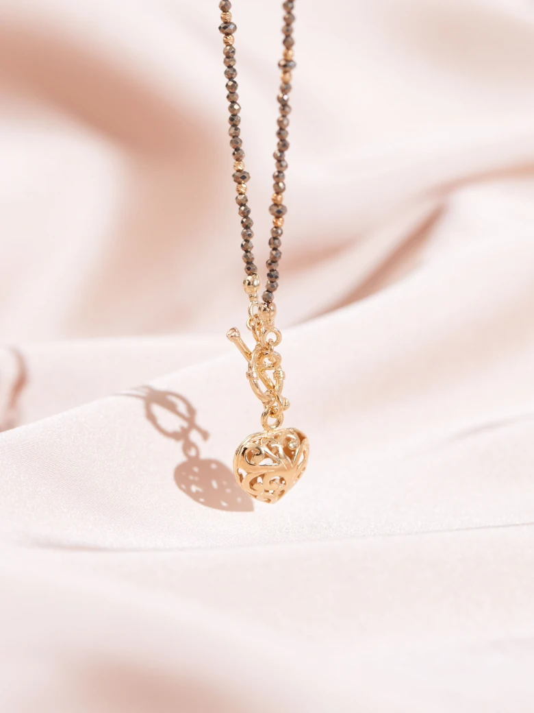 NECKLACE WITH HEART-SHAPED PENDANT