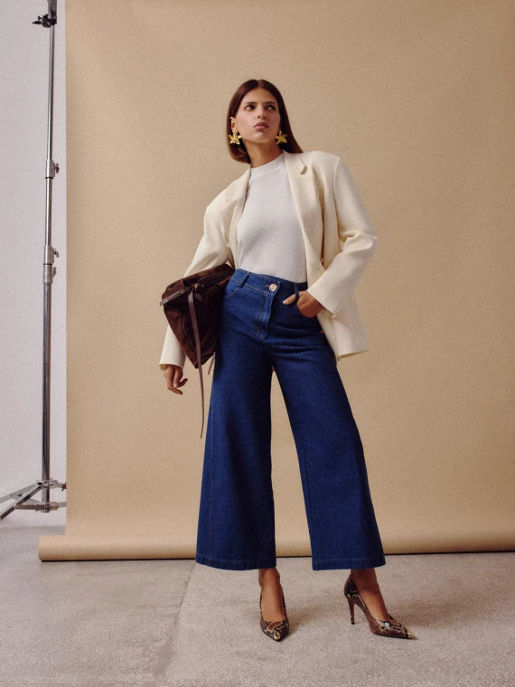 Jeans with straight legs