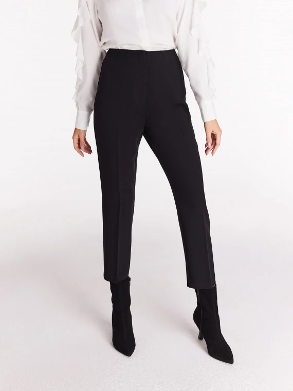 Classic black high-waisted cigarillos