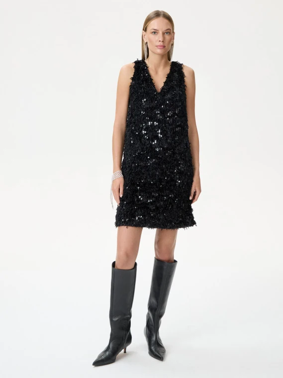 Short black dress with sequins