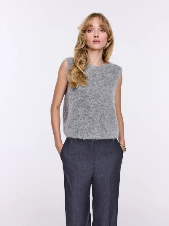 Gray vest with alpaca wool