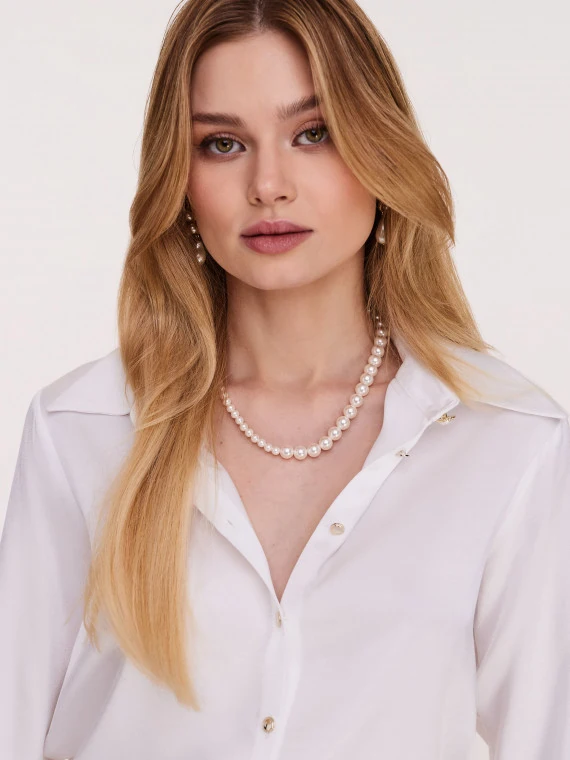 Stainless steel necklace with pearl beads