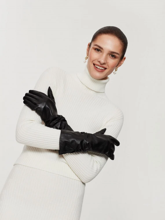 Elegant leather gloves