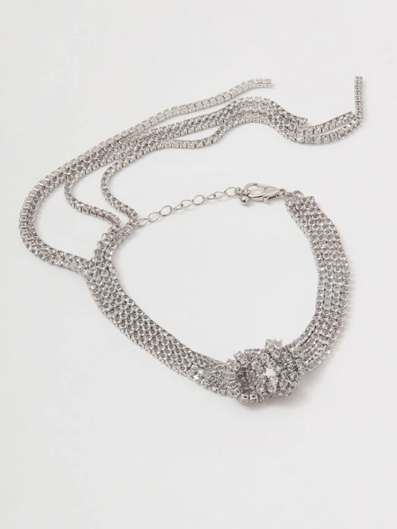 Elegant bracelet with crystals