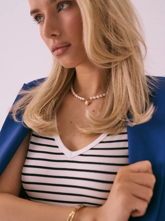 Necklace of natural pearls