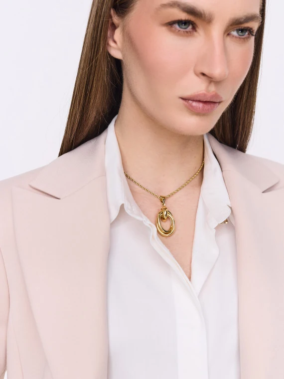 Pozłacany naszyjnik z elegancką zawieszką