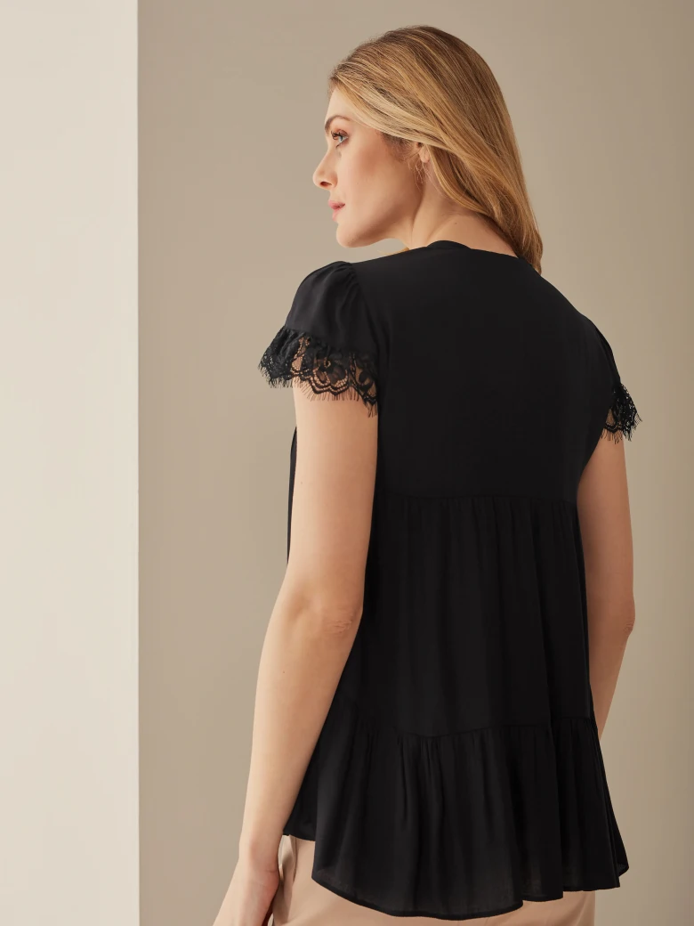 BLOUSE WITH LACE TRIM
