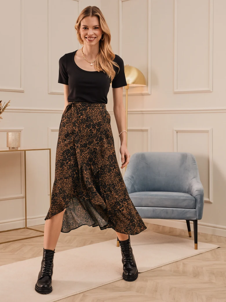 BLACK SHORT SLEEVE BLOUSE