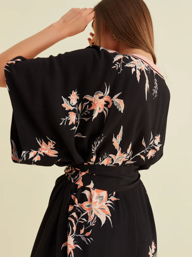 KIMONO IN FLORAL PRINT