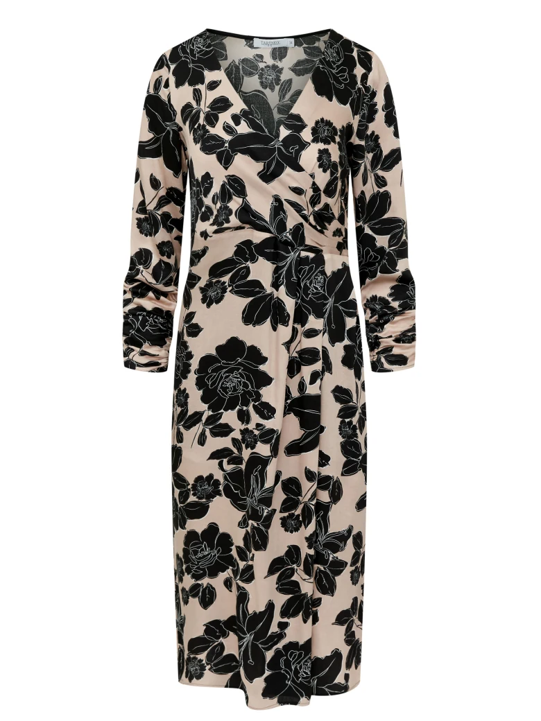 Dress with envelope neckline in flowers