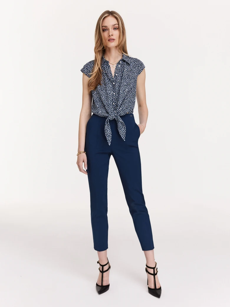 Navy blue high-waisted cigarillos